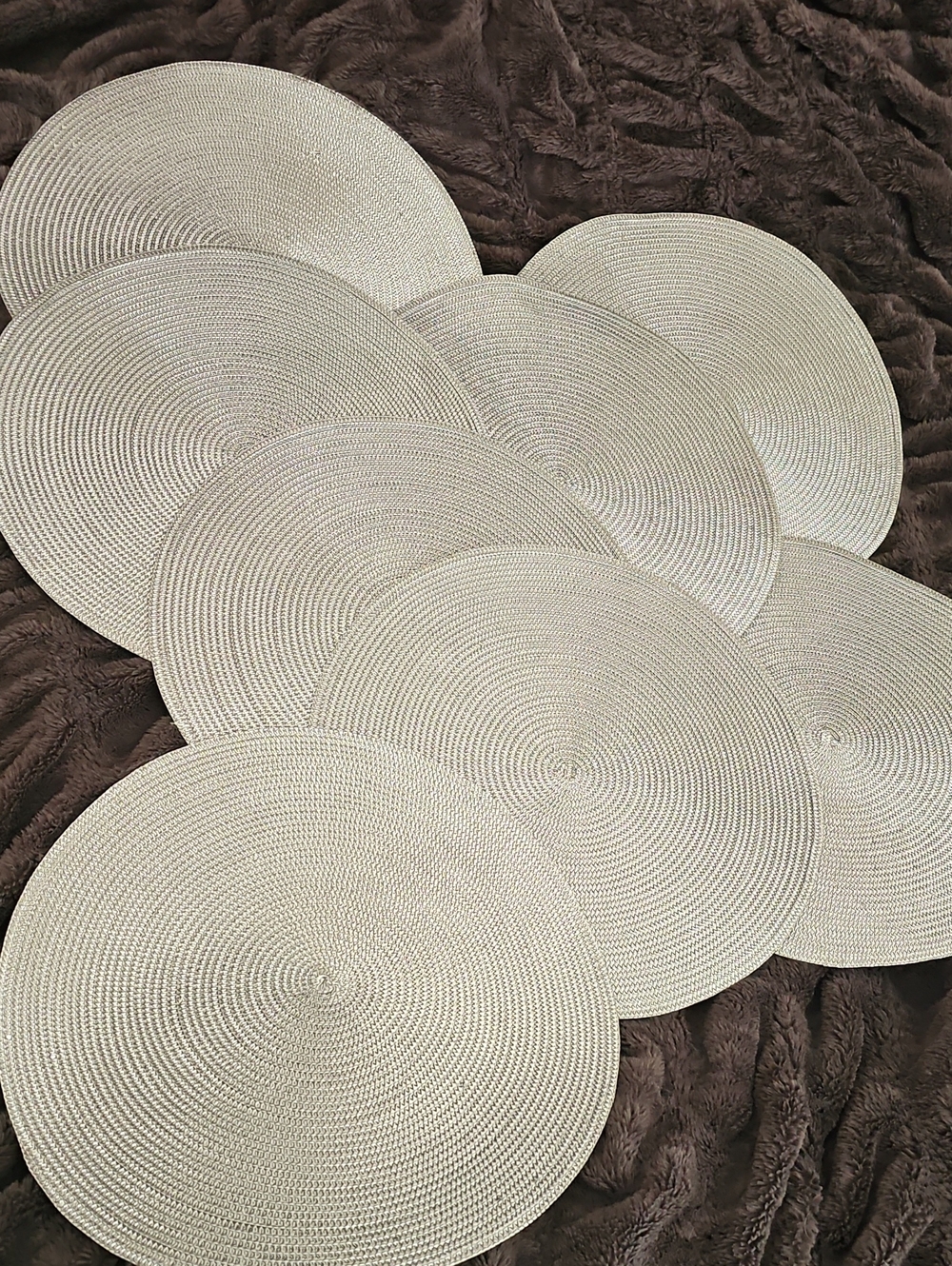 Round Woven Placemats Set -8pcs Metallic Silver